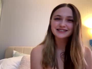 girl
        youthfulperfection cam image #12224