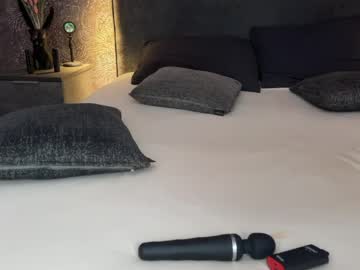 girl Scandalous Cam Girls - Unleash Your Wild Side! with sellris