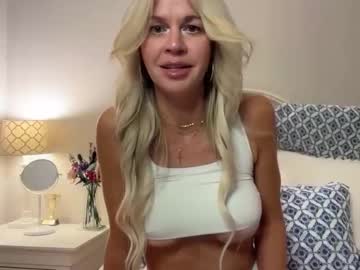 girl Scandalous Cam Girls - Unleash Your Wild Side! with karabearr