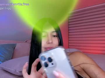 girl Scandalous Cam Girls - Unleash Your Wild Side! with emilyortiz_