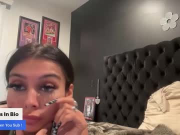 girl Scandalous Cam Girls - Unleash Your Wild Side! with okolivia