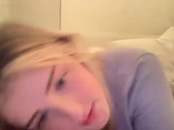 girl
        averymiller18 cam image #5756