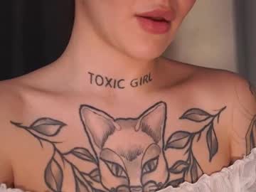 girl Scandalous Cam Girls - Unleash Your Wild Side! with ninasuzuki