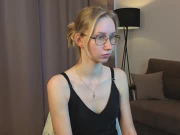 girl Scandalous Cam Girls - Unleash Your Wild Side! with janellelitscher