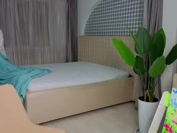 girl Scandalous Cam Girls - Unleash Your Wild Side! with keira_nightly