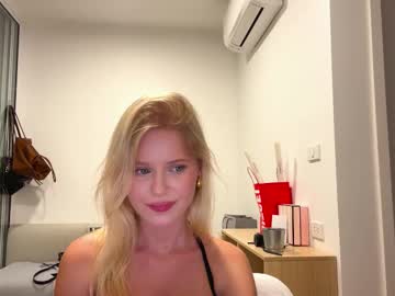 girl Scandalous Cam Girls - Unleash Your Wild Side! with laraineprada