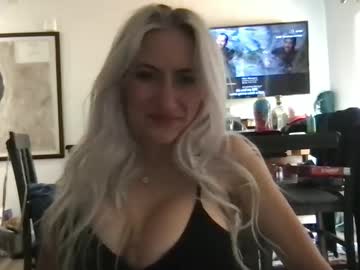 girl Scandalous Cam Girls - Unleash Your Wild Side! with kinziemcbride