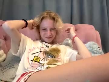 girl
        taiteappling cam image #15774