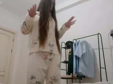 girl Scandalous Cam Girls - Unleash Your Wild Side! with vellarecupero