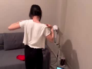 girl Scandalous Cam Girls - Unleash Your Wild Side! with karllaglie