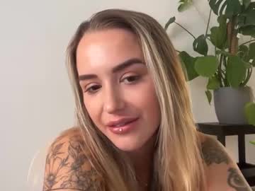 girl Scandalous Cam Girls - Unleash Your Wild Side! with hakunamavie