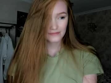 girl
        sophia_turn cam image #17865