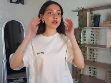 girl Scandalous Cam Girls - Unleash Your Wild Side! with wilhelminawicklin