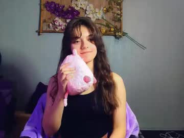 girl
        elisabethmikowski cam image #22282