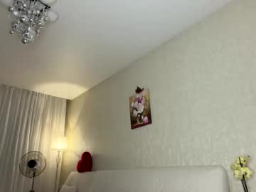 girl Scandalous Cam Girls - Unleash Your Wild Side! with myluckylove